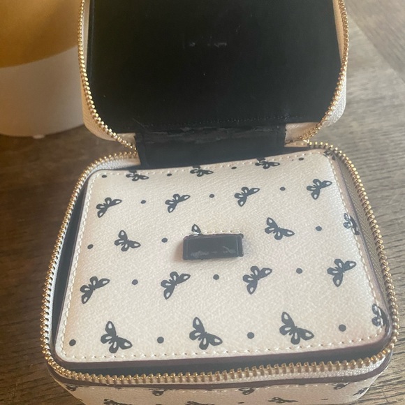 Coach Cream Butterfly Print Jewelry carrying case - Picture 2 of 11